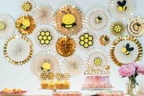 Mommy To Bee Centerpieces