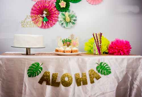 Hawaii Theme Table